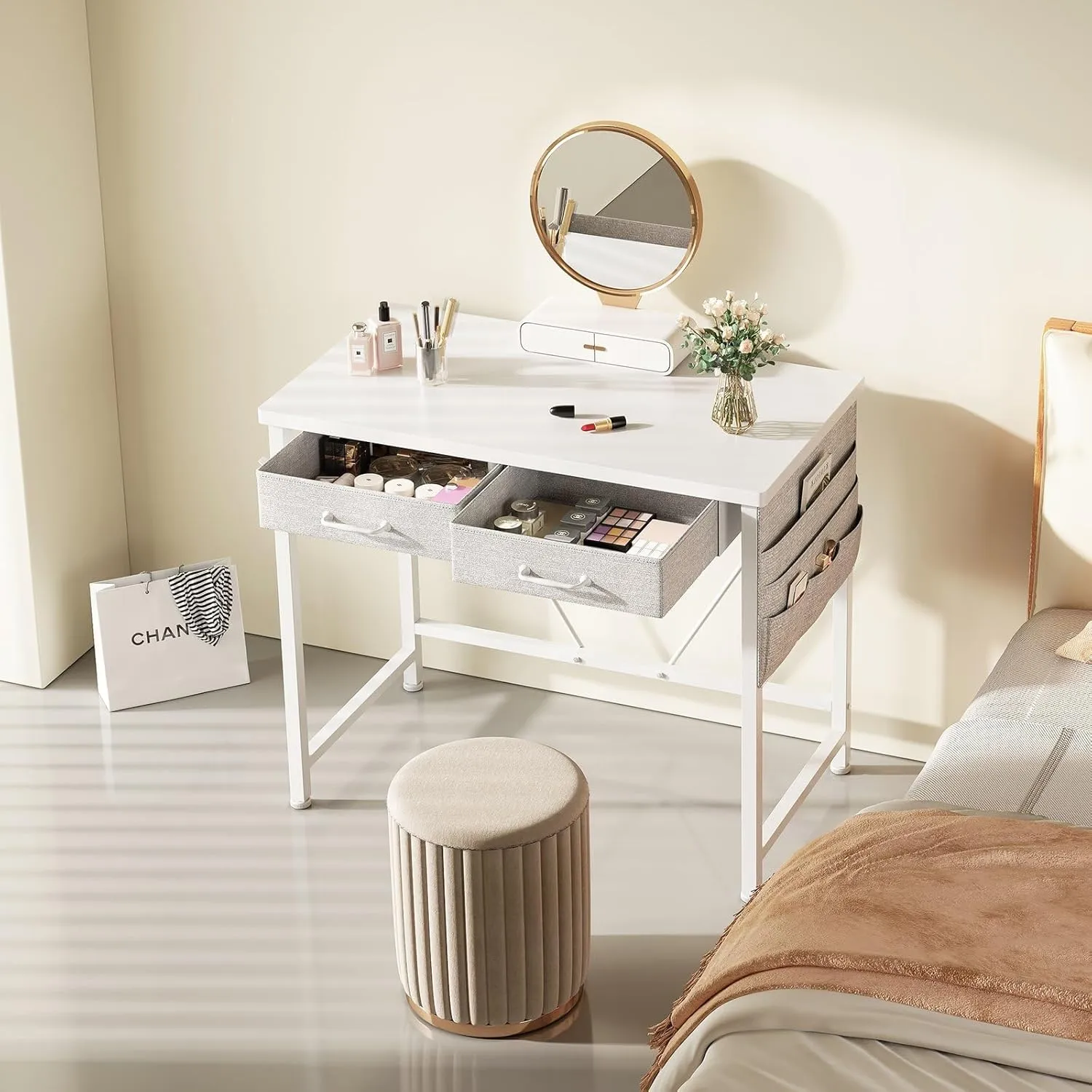 Ｍａｉｈａｉｌ Maihail Small Desk with Drawers, 31.5 inch Computer Desk with Drawers, Writing Table for Small Spaces, Office Table with Metal Frame, White