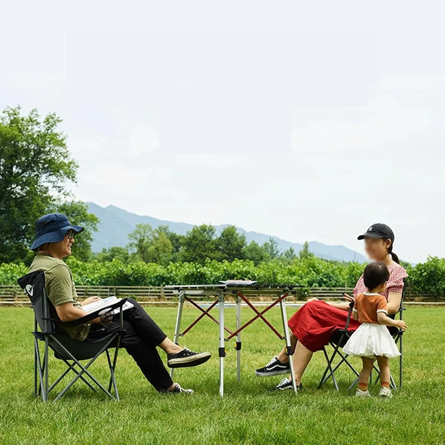 2-6 People Stretchable Camping Table, Roll-Up Lightweight Picnic Table with Aluminum Tabletop & Carrying Bag, Portable Outdoor Folding Table for Hiking, Backpacking & Fishing(Woodgrain,Style