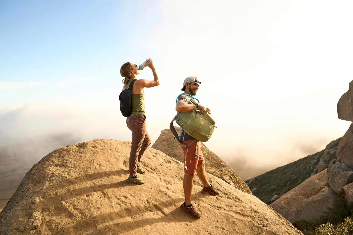 CamelBak Arete Sling 8 Hike Pack with 20oz Carry Cap Water Bottle