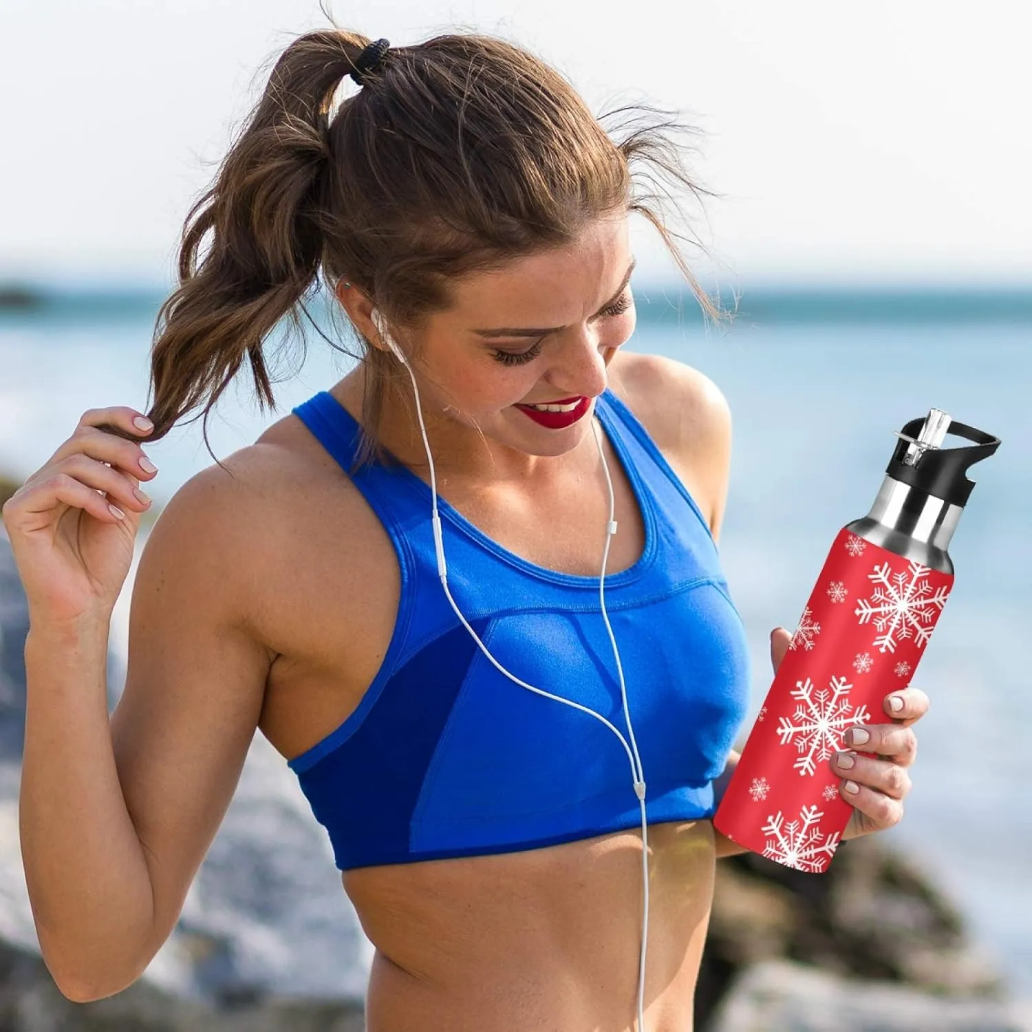 Christmas Snowflakes Background Sports Water Bottle, 22 Oz BPA Free Non-Toxic Stainless Steel Water Bottle with Straw for Gym Yoga Fitness Camping