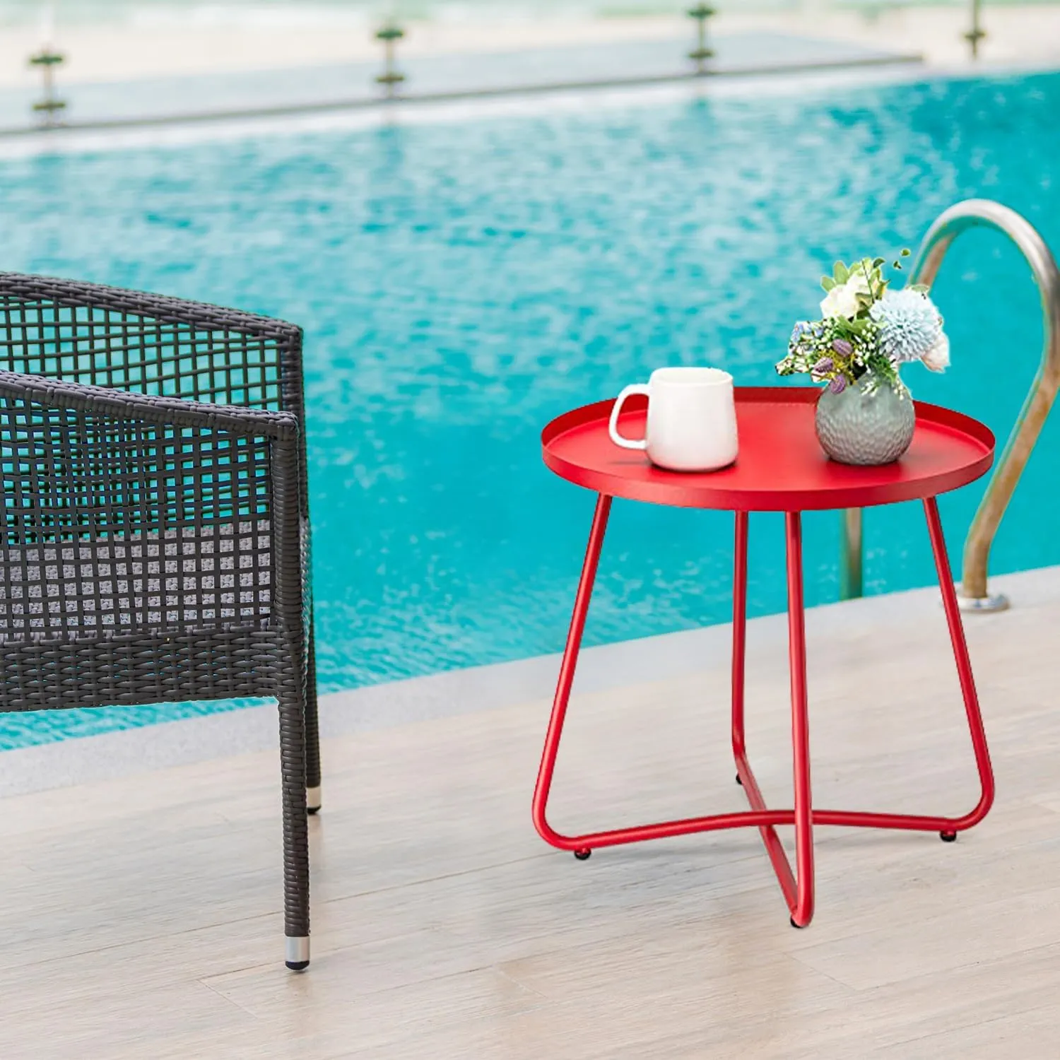 danpinera Outdoor Side Tables, Weather Resistant Steel Patio Side Table, Small Round Outdoor End Table Metal Side Table for Patio Yard Balcony Garden Bedside (Red)
