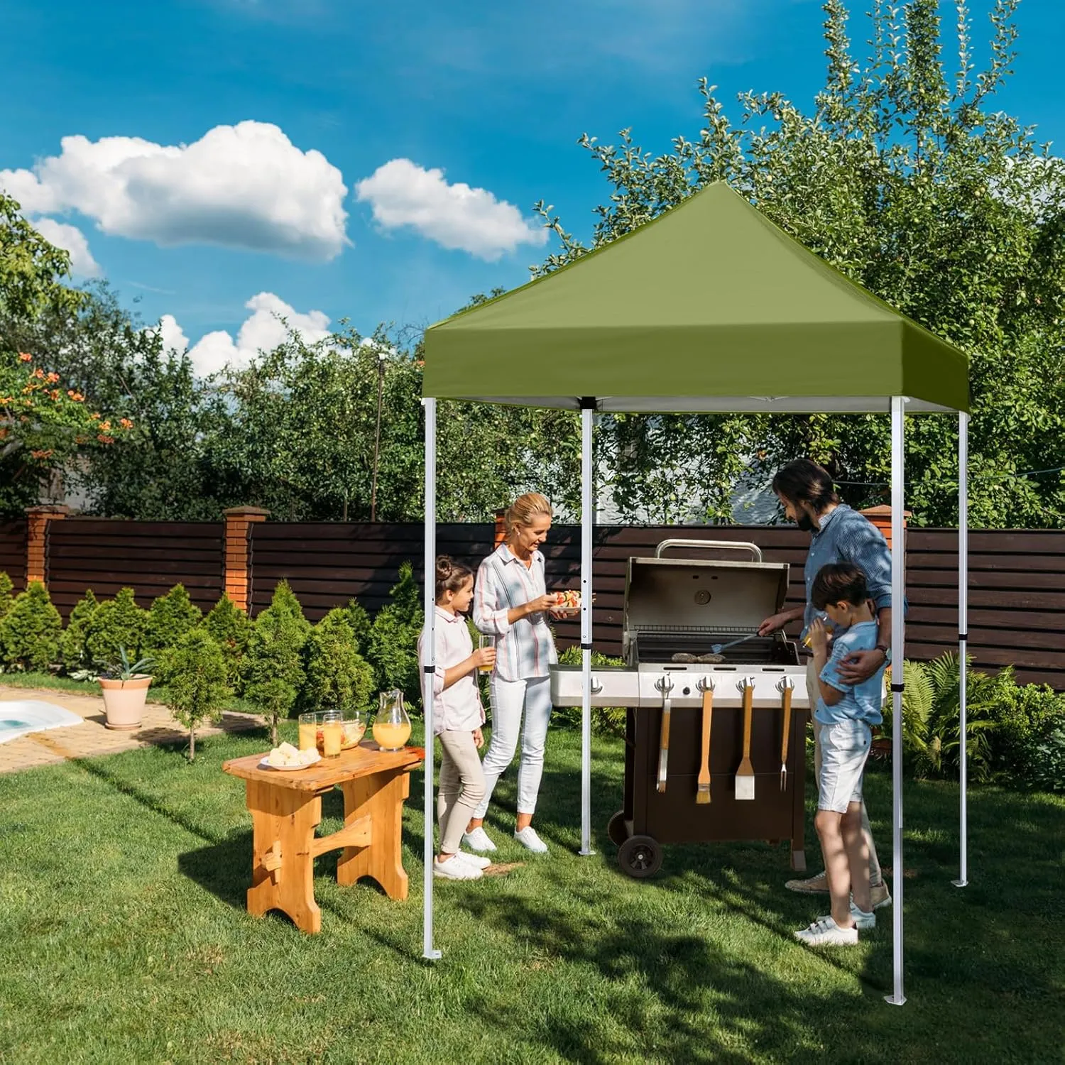 EAGLE PEAK 5x5 Pop Up Canopy Tent Instant Outdoor Canopy Easy Set-up Straight Leg Folding Shelter, Grass Green