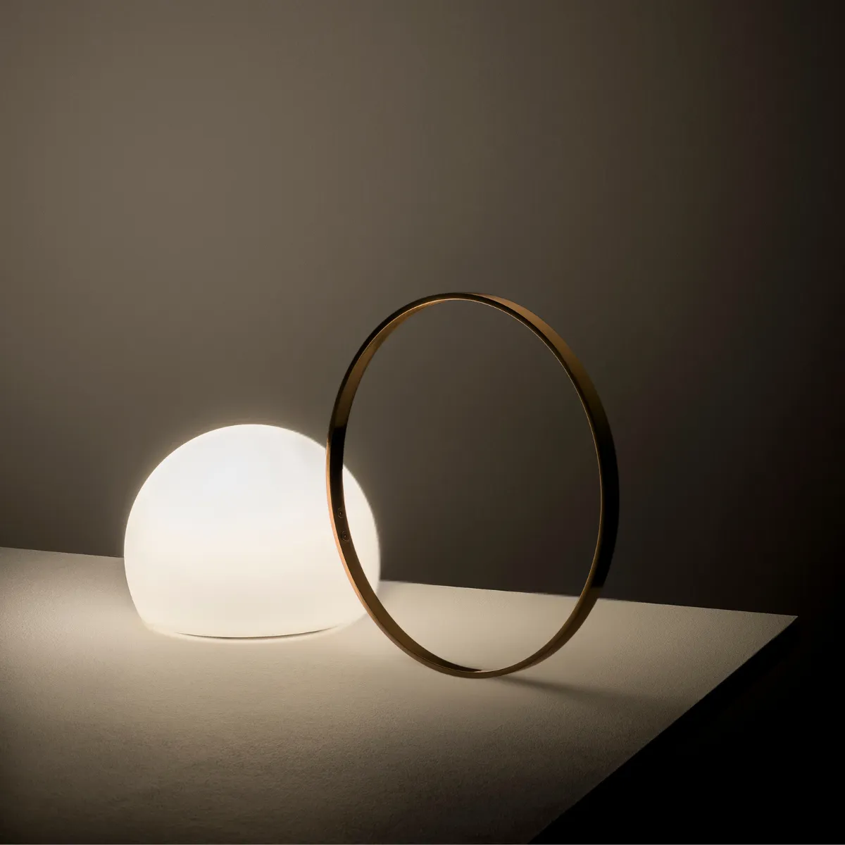 Estiluz Circ Portable Outdoor Table Lamp