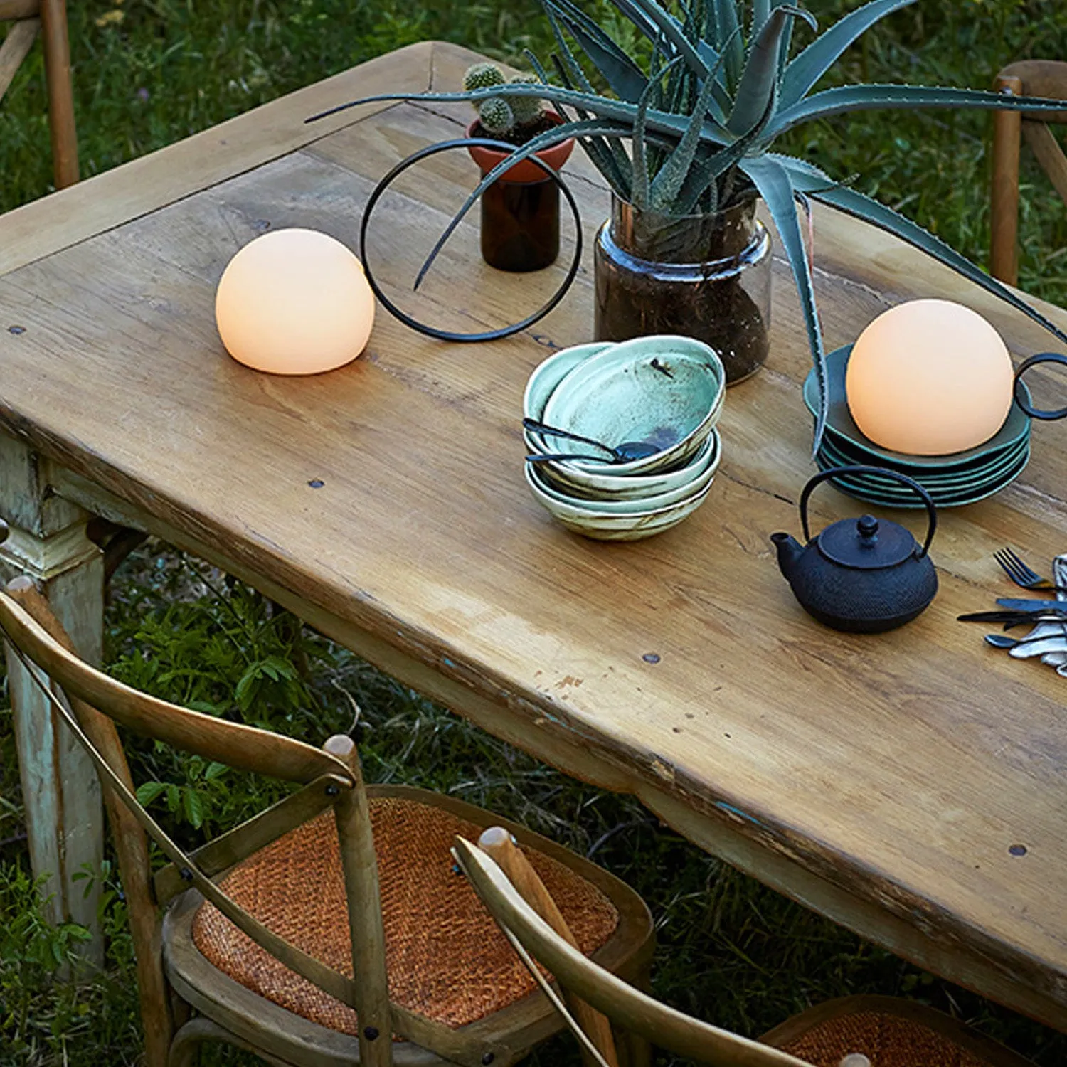 Estiluz Circ Portable Outdoor Table Lamp