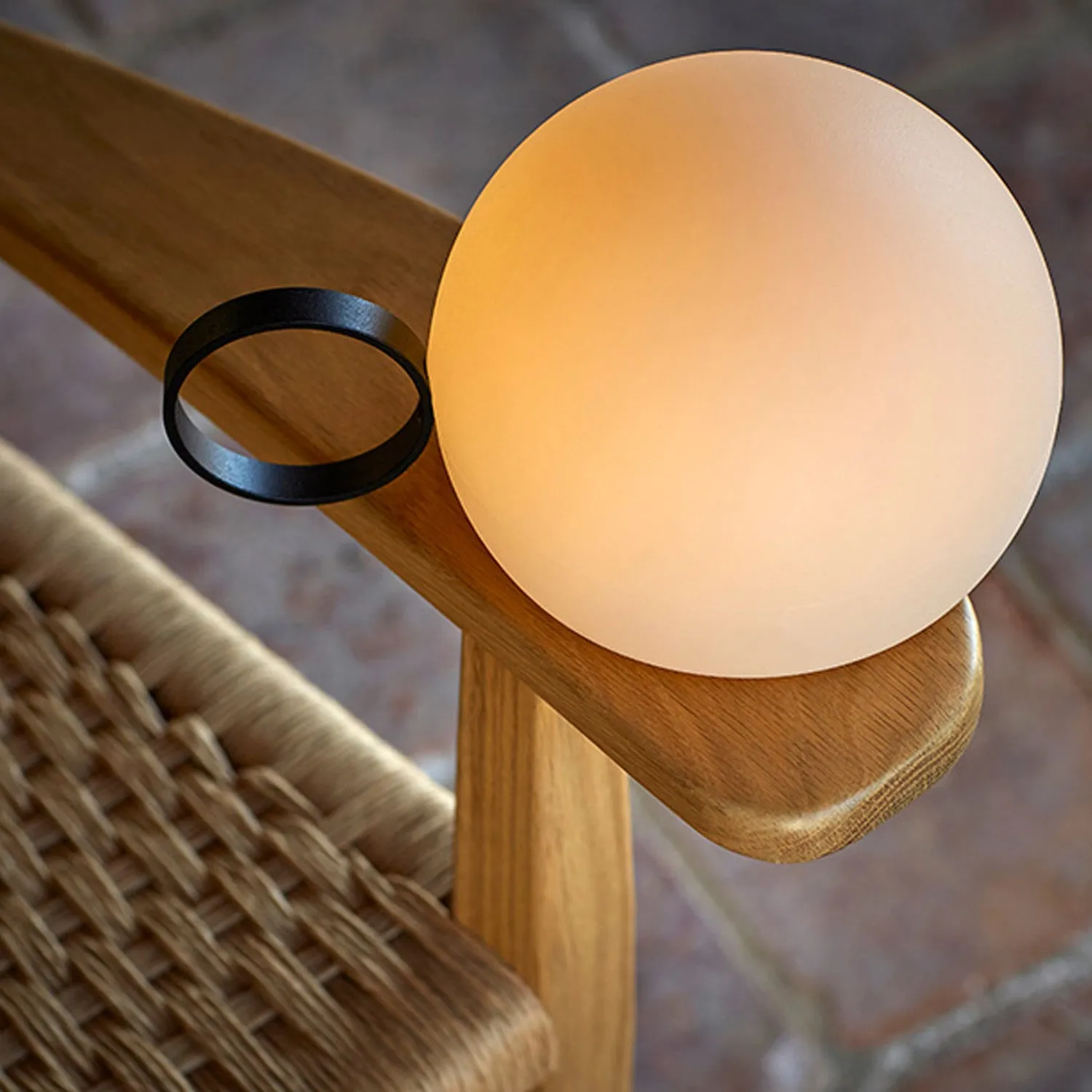 Estiluz Circ Portable Outdoor Table Lamp