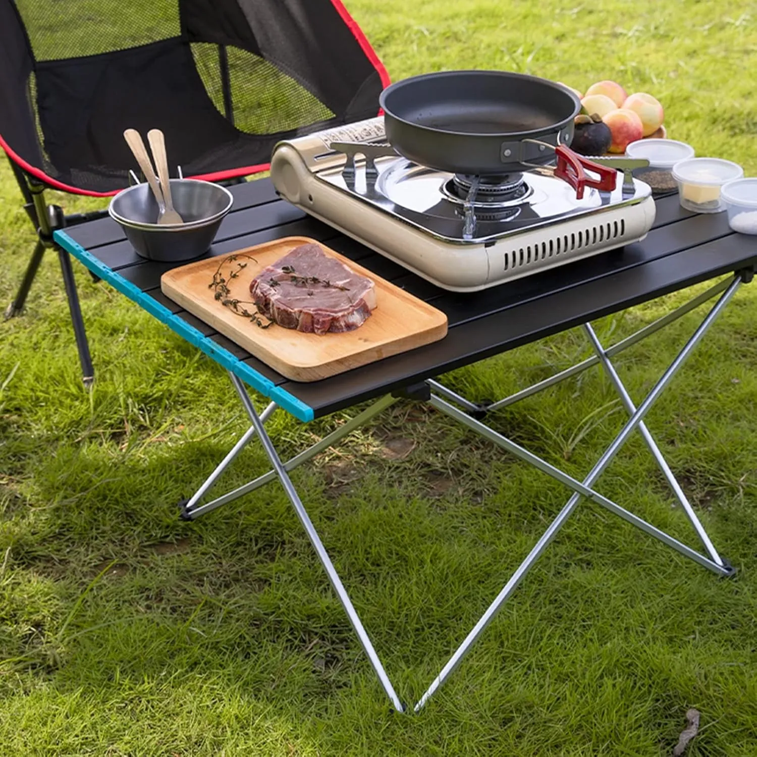 Folding Table Portable Small Camping Table Ultra Light Folding Beach Table Camping with Carrying Bag, Picnic Table Foldable Side Table Withstands Weights of Up to 55lbs,Blue,S