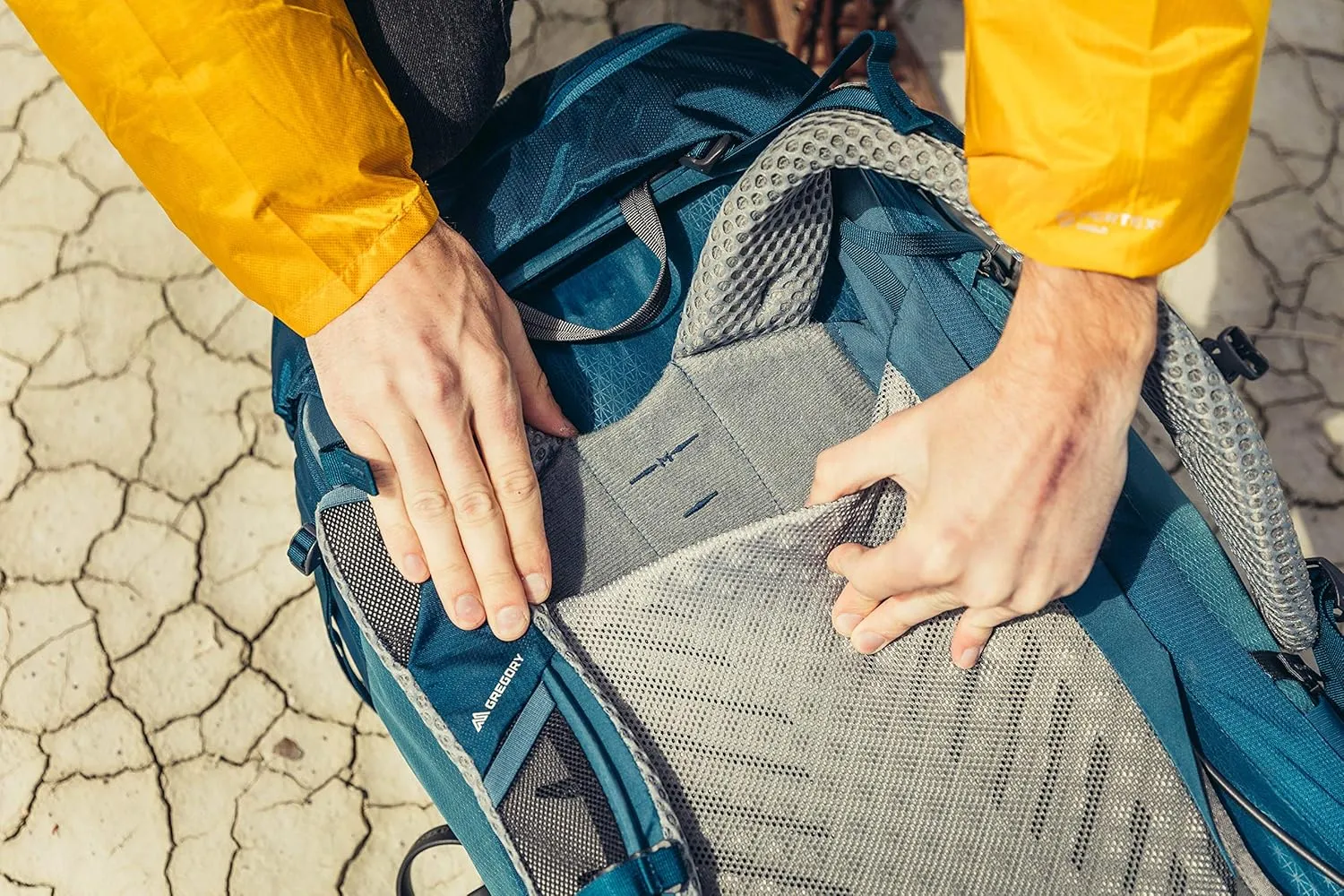 Gregory Paragon 58L Unisex Lightweight Backpacking Pack, Breathable Backpanel, Raincover Included, Water Bladder Sleeve (Reservoir not Included), Medium/Large, Ferrous Orange