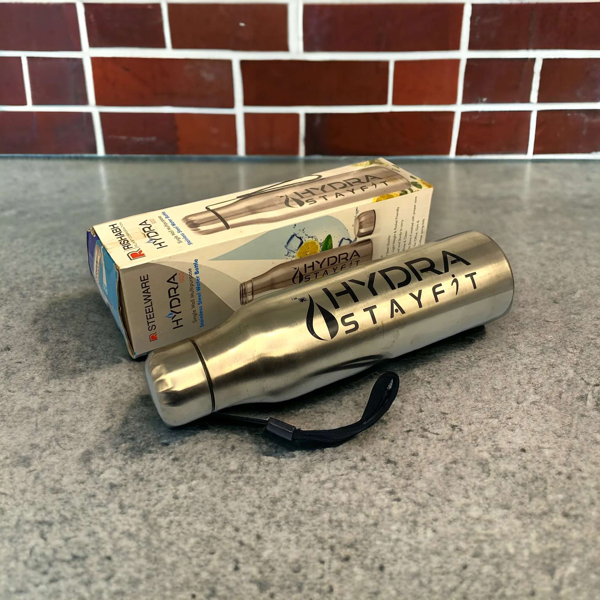 Hydra Steel Insulated Water Bottle: 900 ml