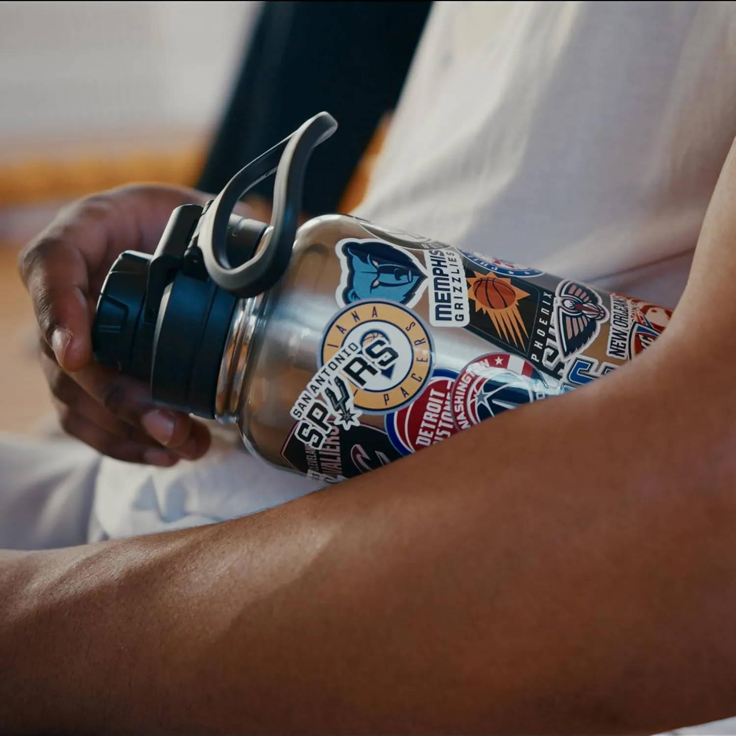 Hydrapeak x NBA Officially Licensed All Team Hardwood Classics Sticker Print 32 oz Insulated Water Bottle with Straw Lid and Handle (Hardwood Classics)