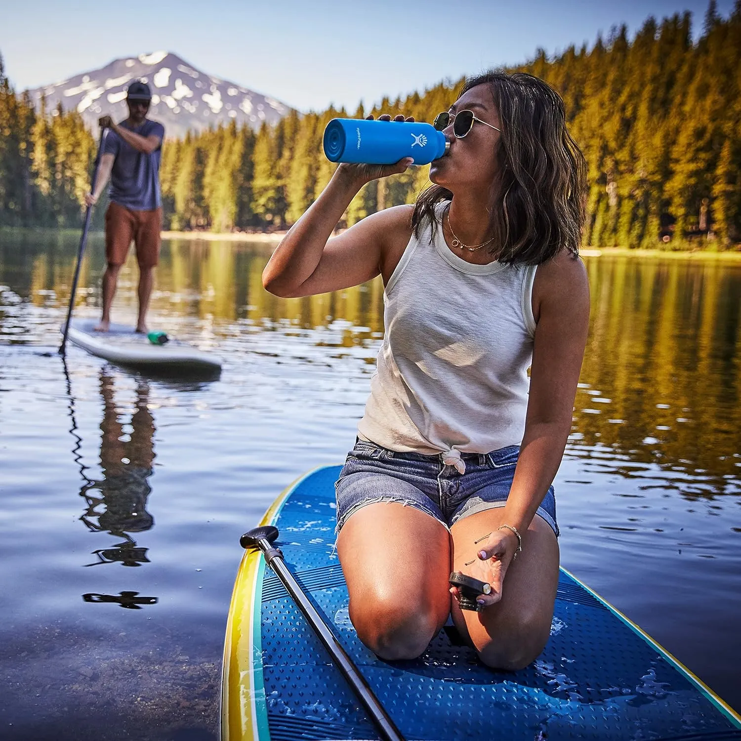 Hydro Flask - Water Bottle 621 ml (21 oz) - Refill for Good Edition - Stainless Steel & Vacuum Insulated - Standard Mouth with Leak Proof Flex Cap - Whitecap