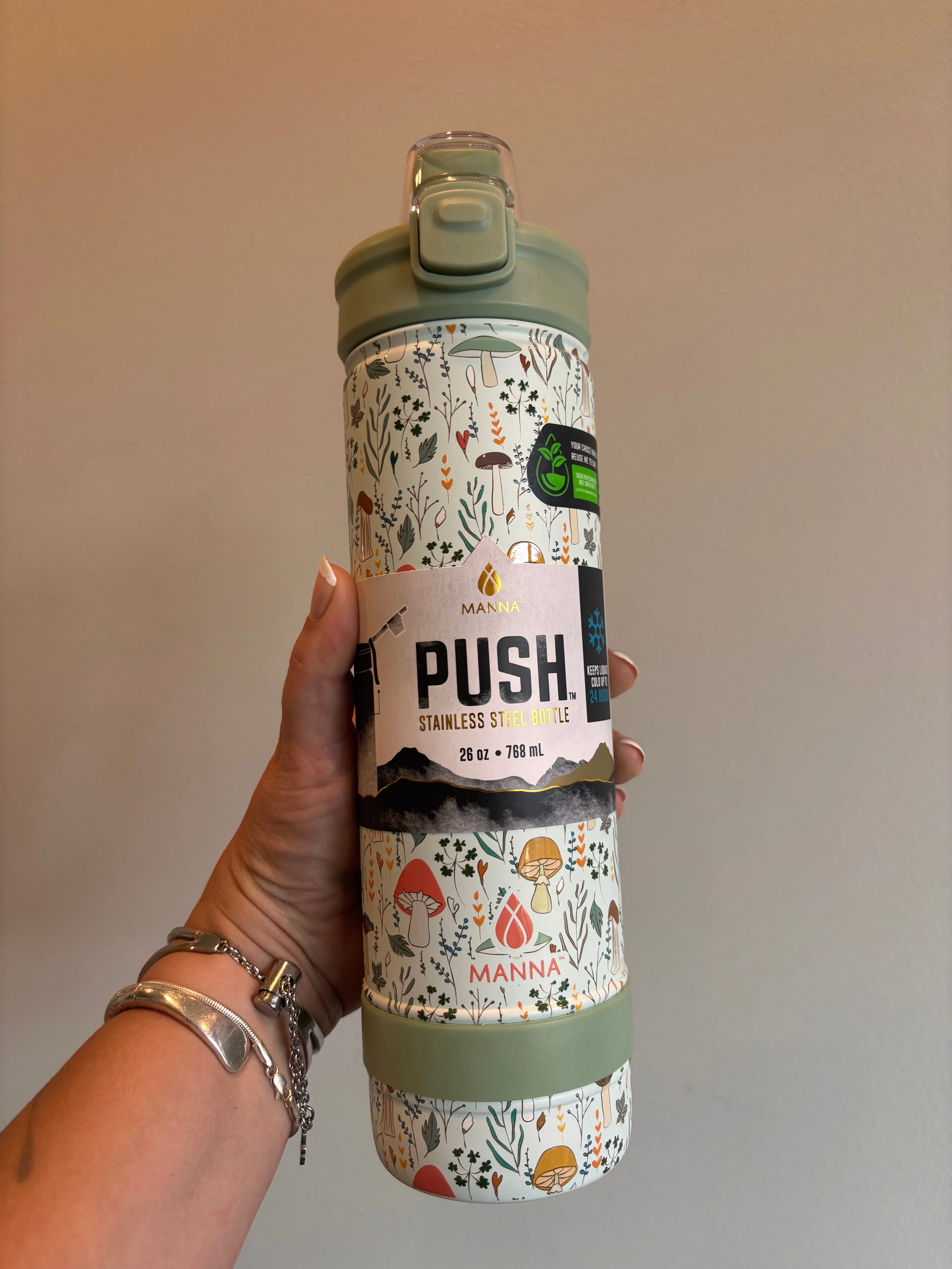 Mushroom Water Bottle 26oz