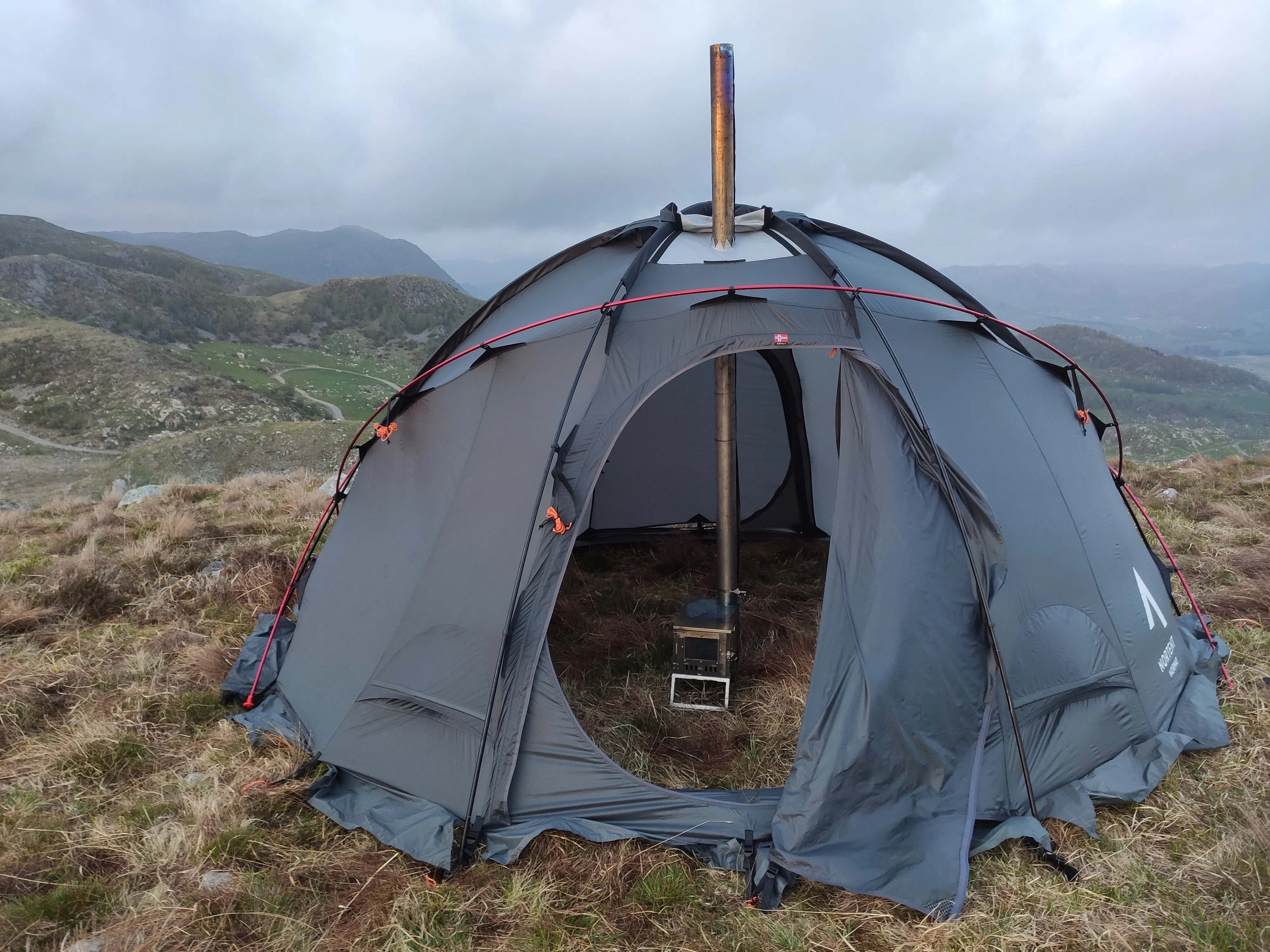 NorTent Gamme 6 - Winter Hot Tent for 6 People- PolyCotton Heavy