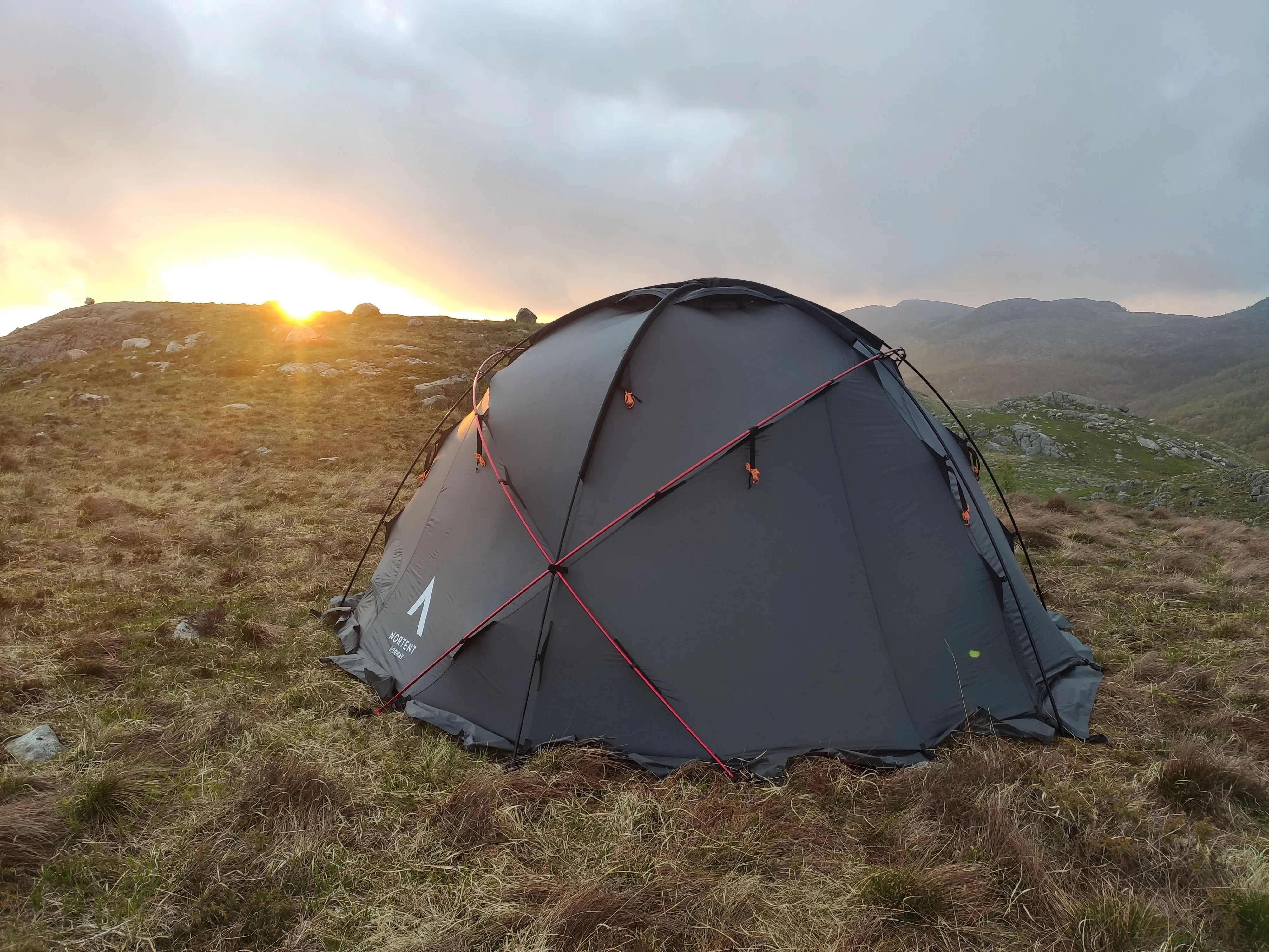 NorTent Gamme 6 - Winter Hot Tent for 6 People- PolyCotton Heavy