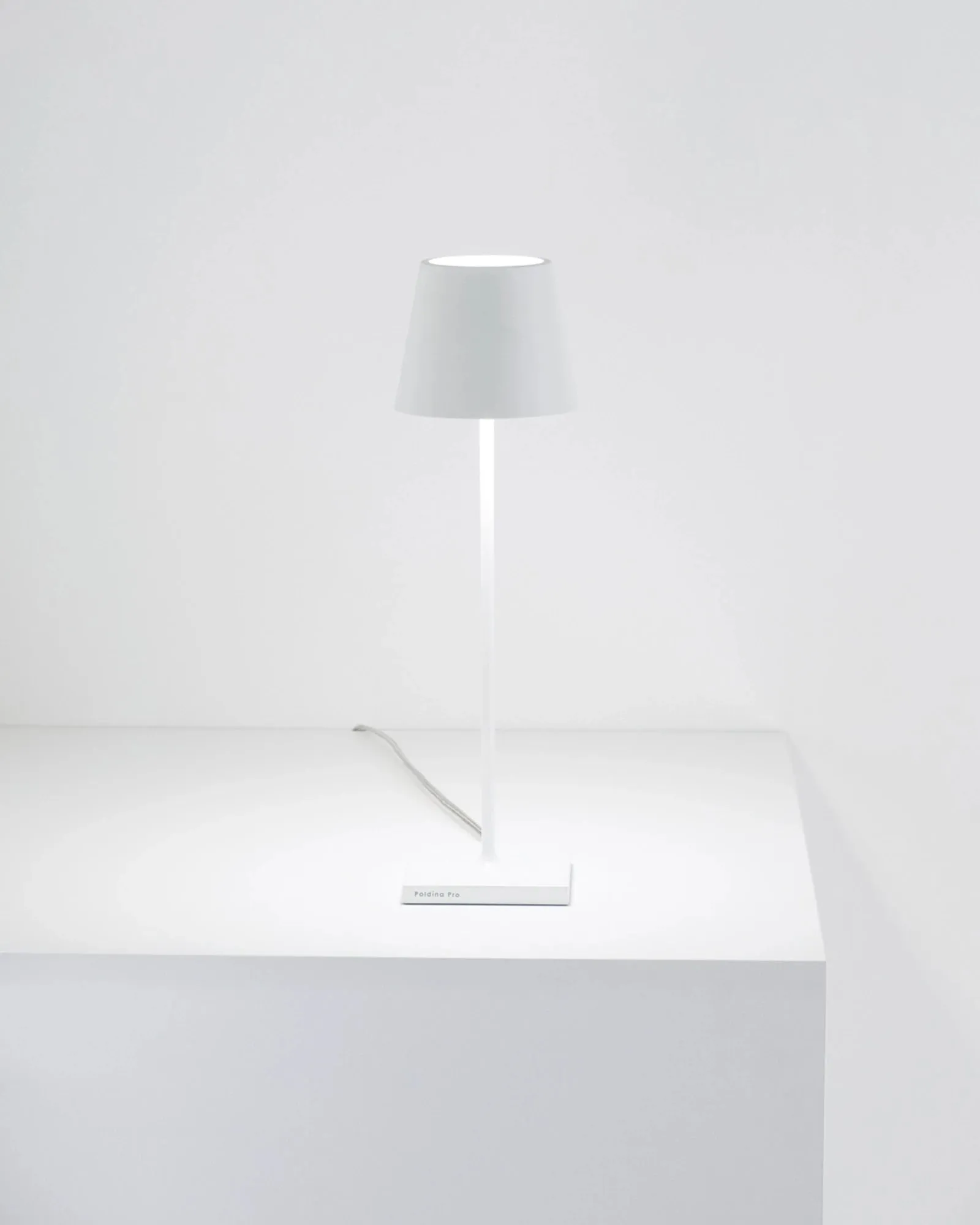 Poldina 230v Table Lamp