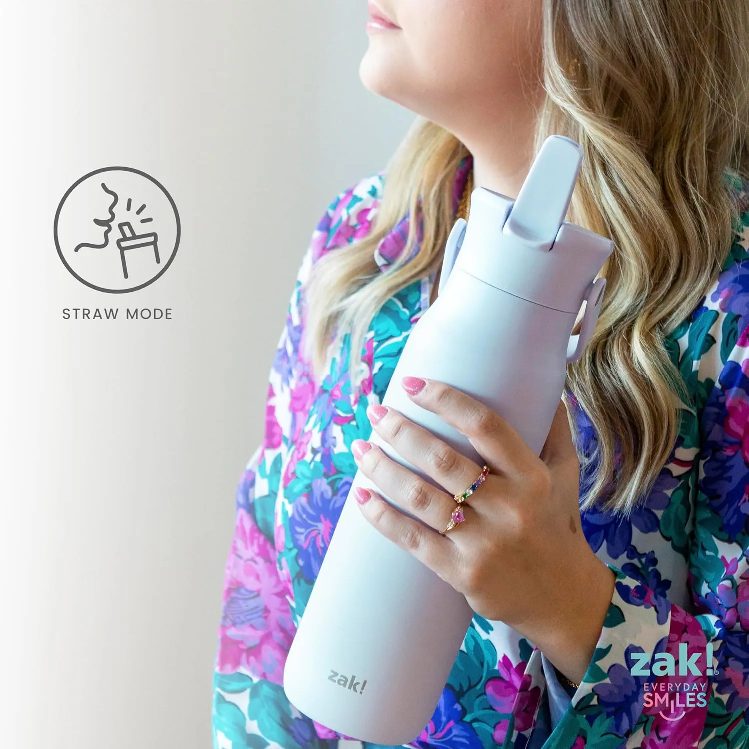 Zak Designs Sanrio Hello Kitty Harmony Water Bottle for Travel or At Home, 32oz Stainless Steel is Leak-Proof When Closed and Vacuum Insulated with Straw Lid, Carry Handle, and 3D Artwork