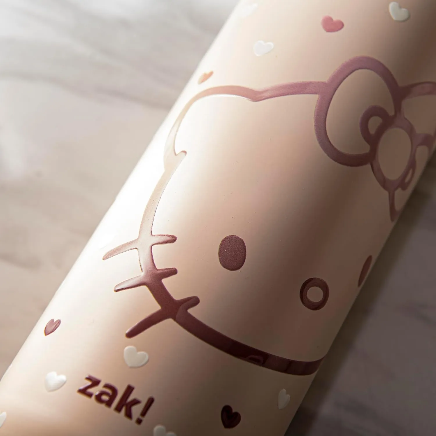 Zak Designs Sanrio Hello Kitty Harmony Water Bottle for Travel or At Home, 32oz Stainless Steel is Leak-Proof When Closed and Vacuum Insulated with Straw Lid, Carry Handle, and 3D Artwork
